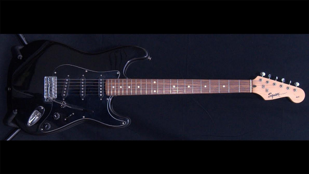 Squier by Fender Stratocaster AffinitySeries Black Sold