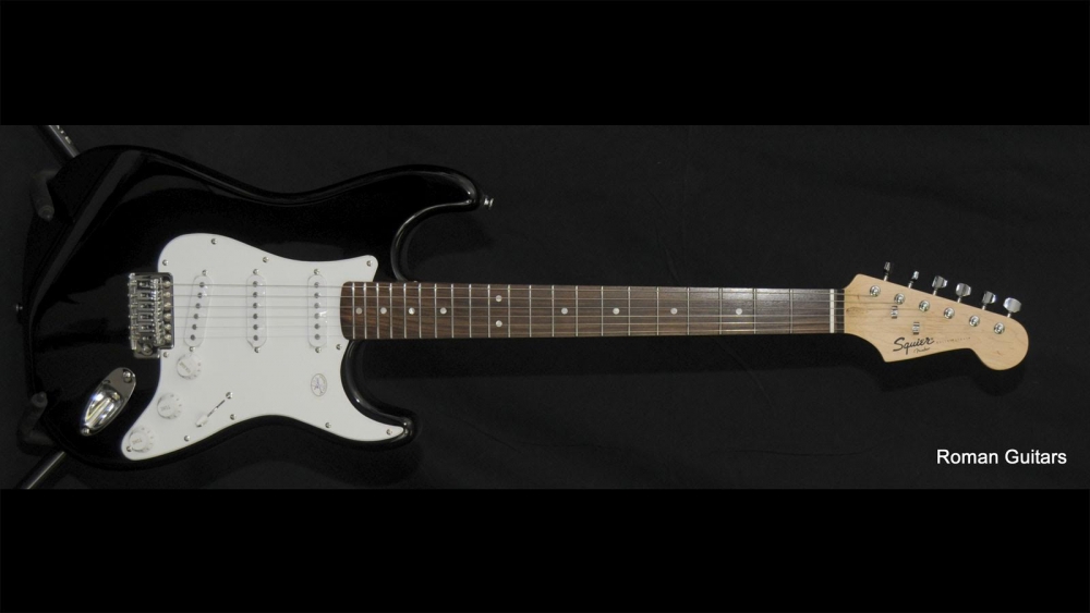 Squier by Fender Stratocaster Bullet Series Black Sold